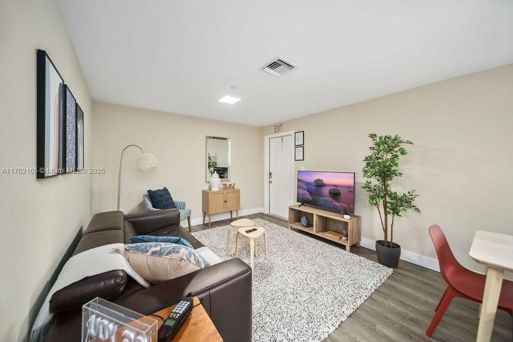 2311 Scott St # 4