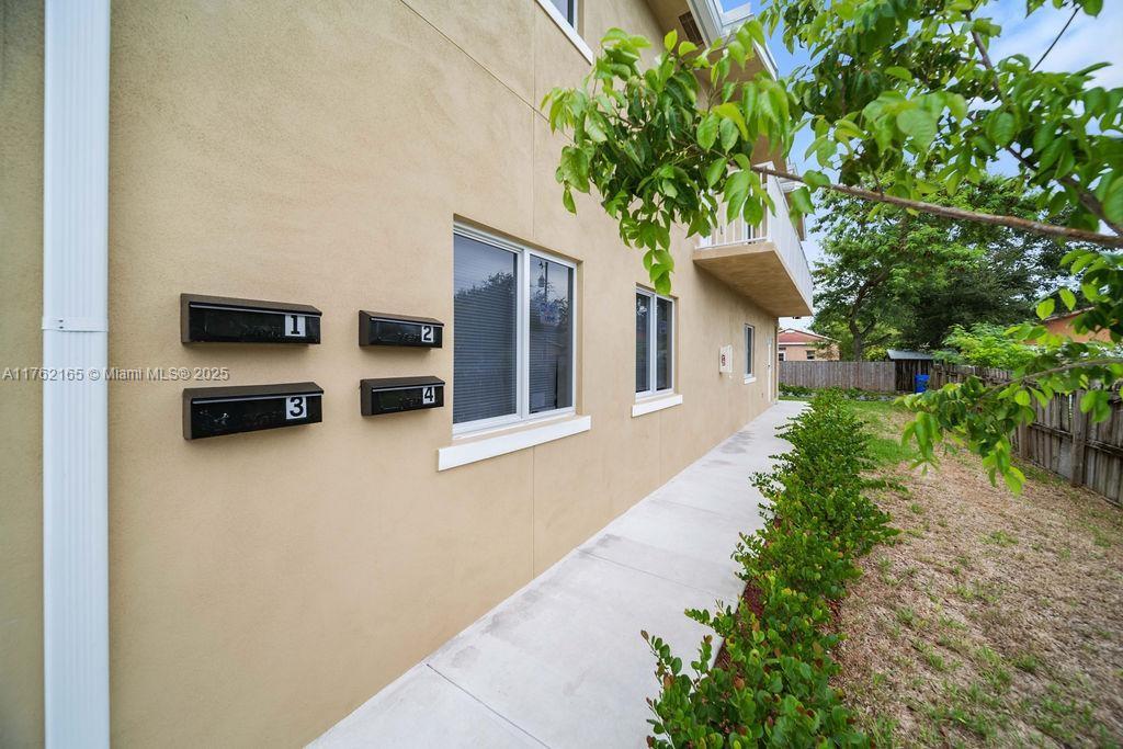 2311 Scott St # 4