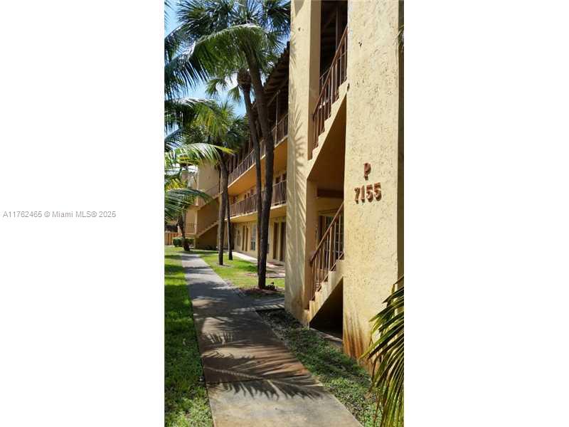 7155 MIAMI LAKES DR Unit: P2