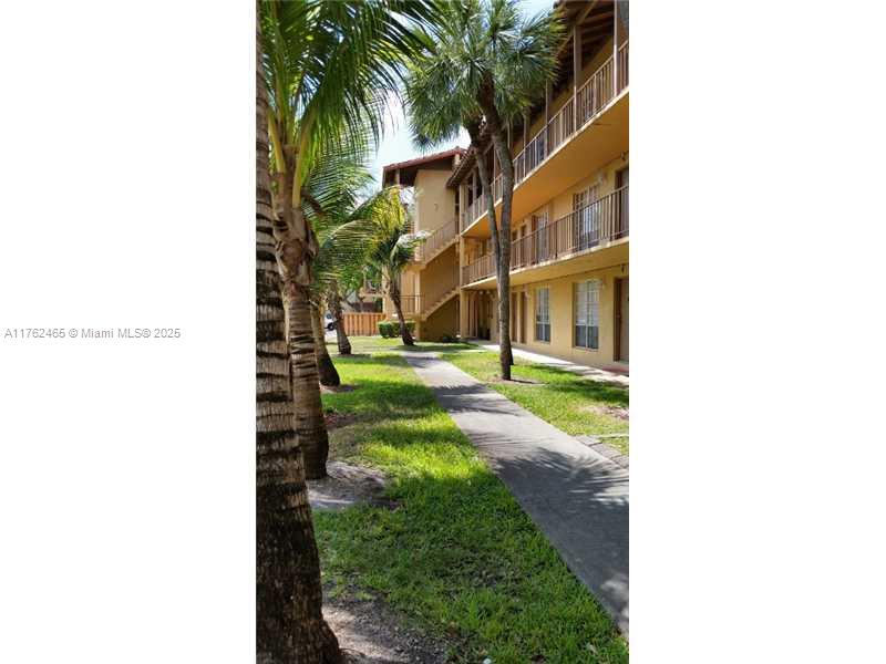 7155 MIAMI LAKES DR Unit: P2