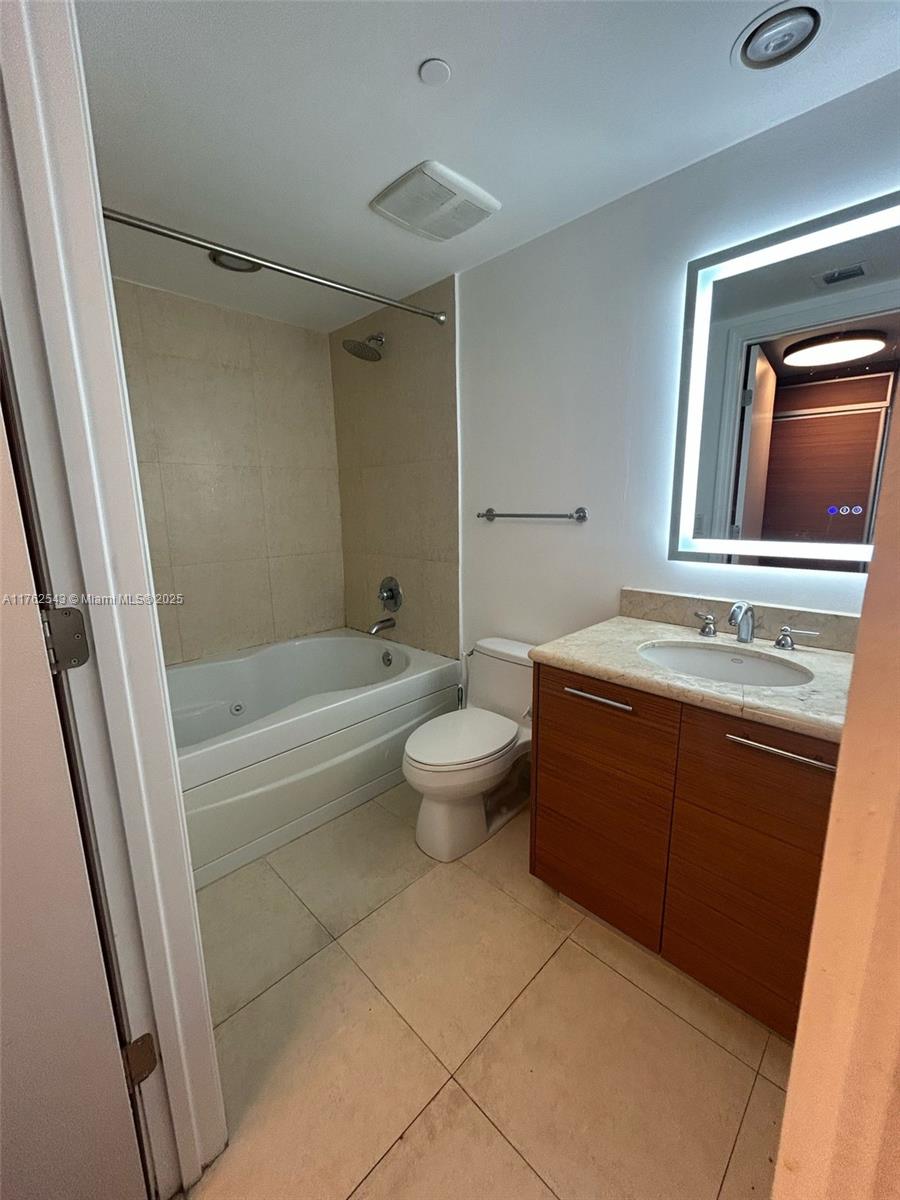 50 Biscayne Blvd # 2409