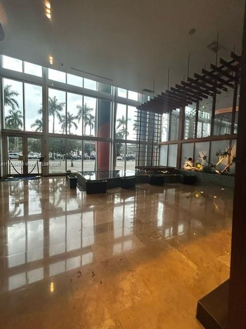 50 Biscayne Blvd # 2409