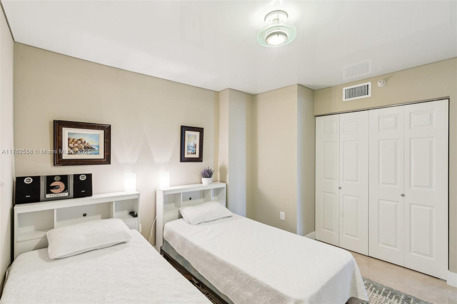 16711 Collins Ave # 704