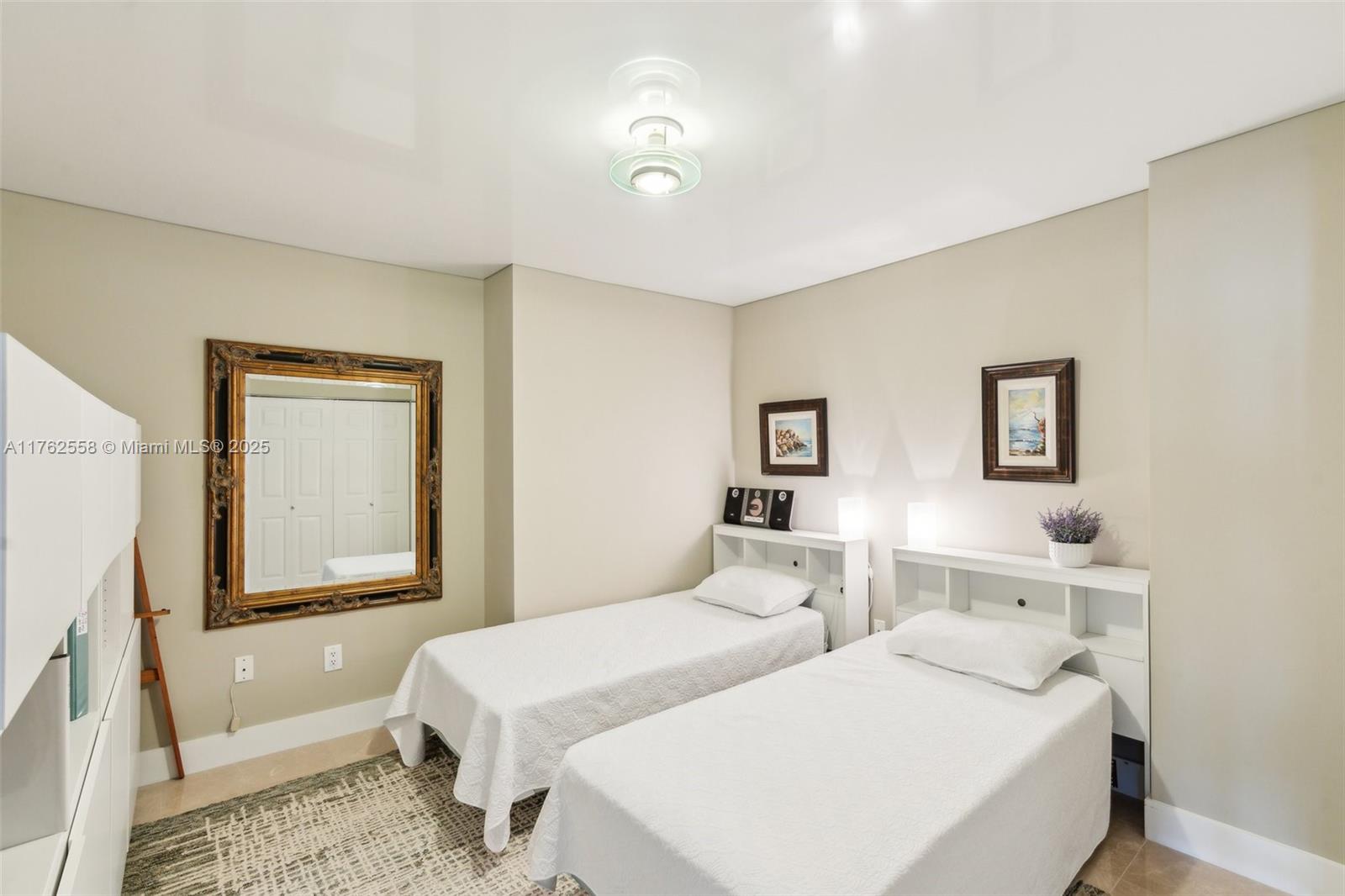 16711 Collins Ave # 704