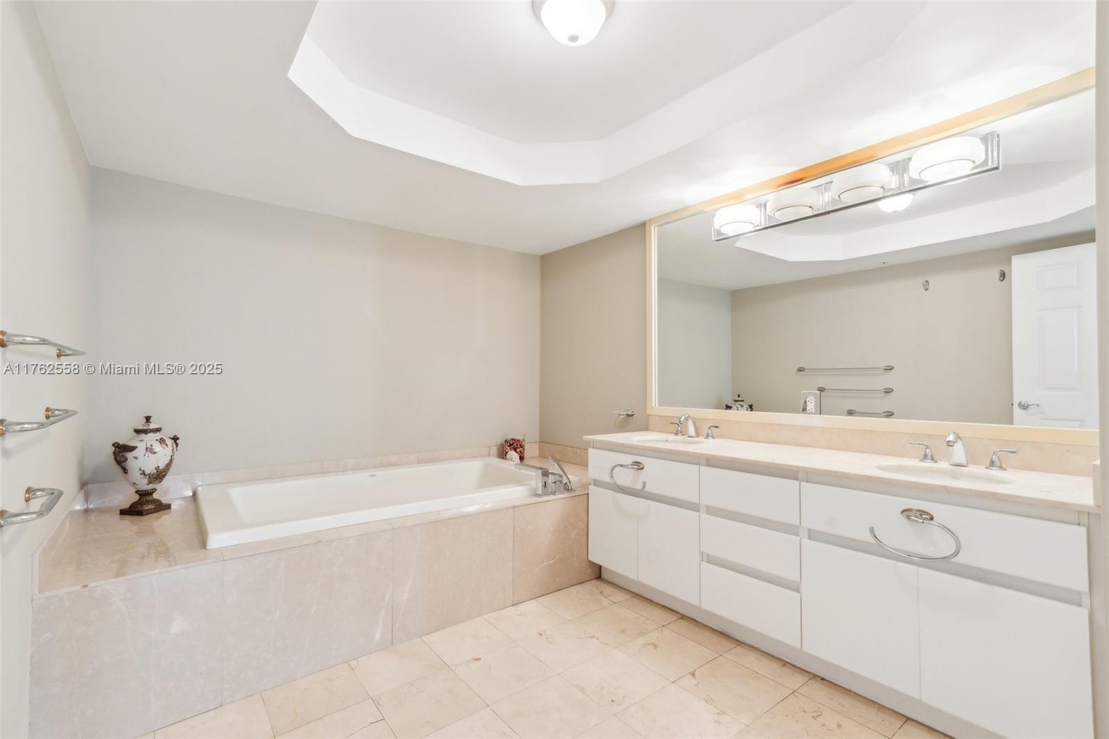 16711 Collins Ave # 704