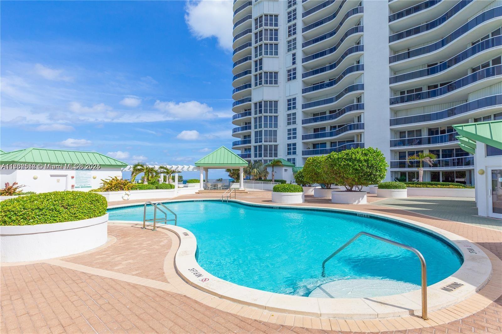 16711 Collins Ave # 704