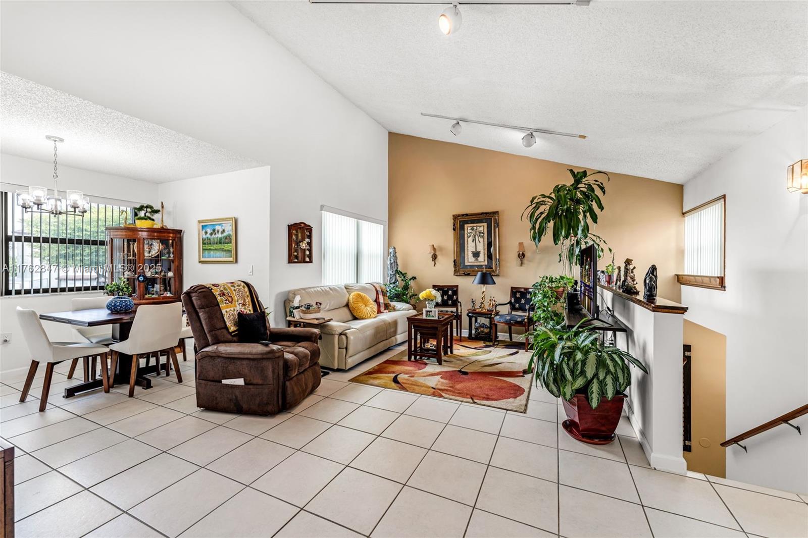 9950 NW 9th St Cir # 204
