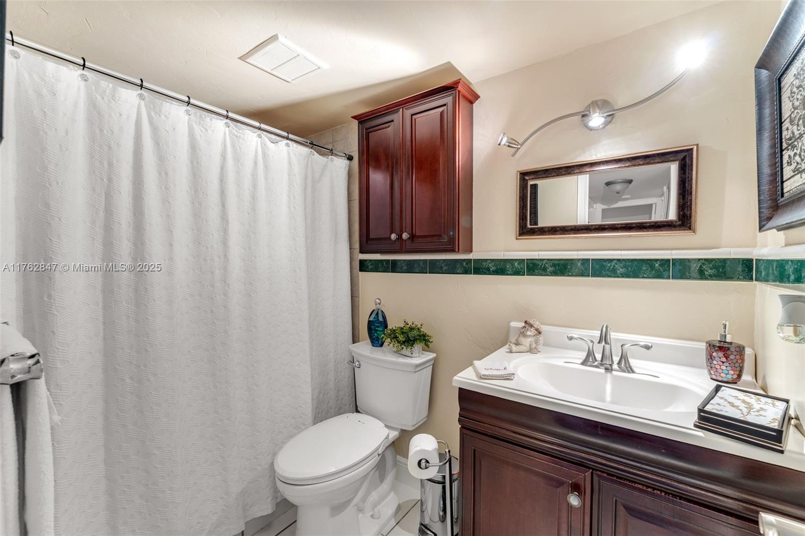 9950 NW 9th St Cir # 204