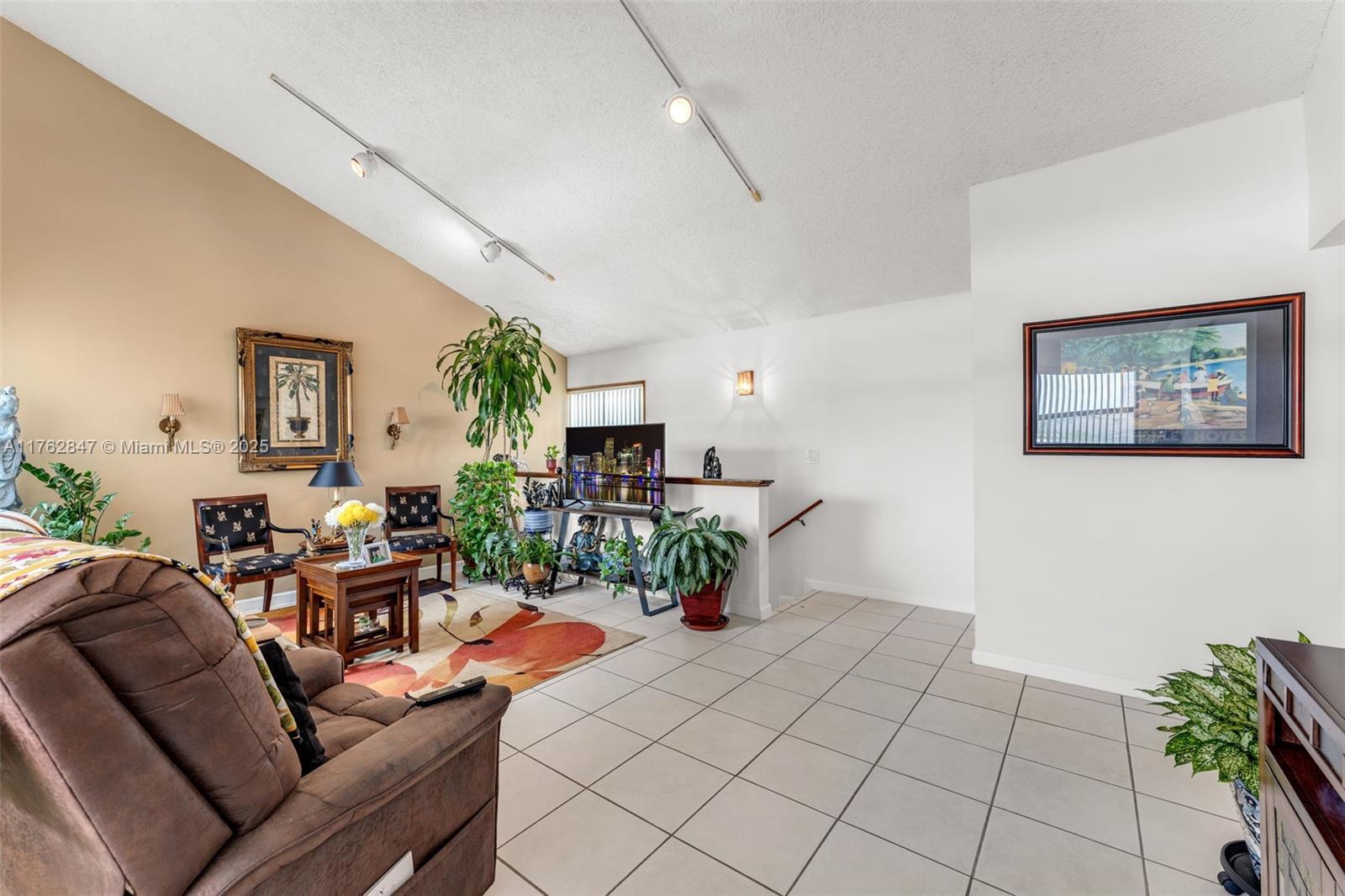 9950 NW 9th St Cir # 204
