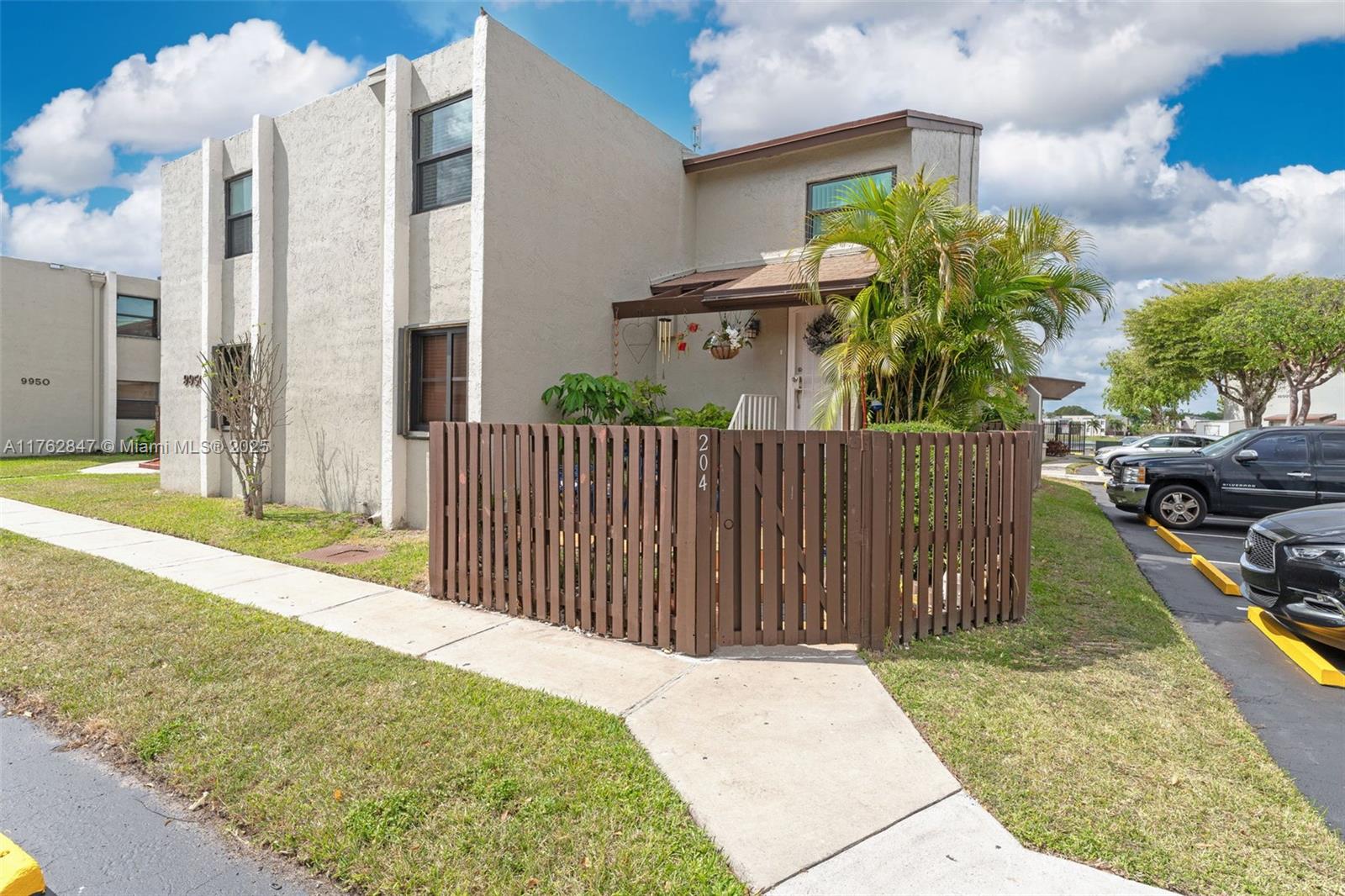 9950 NW 9th St Cir # 204