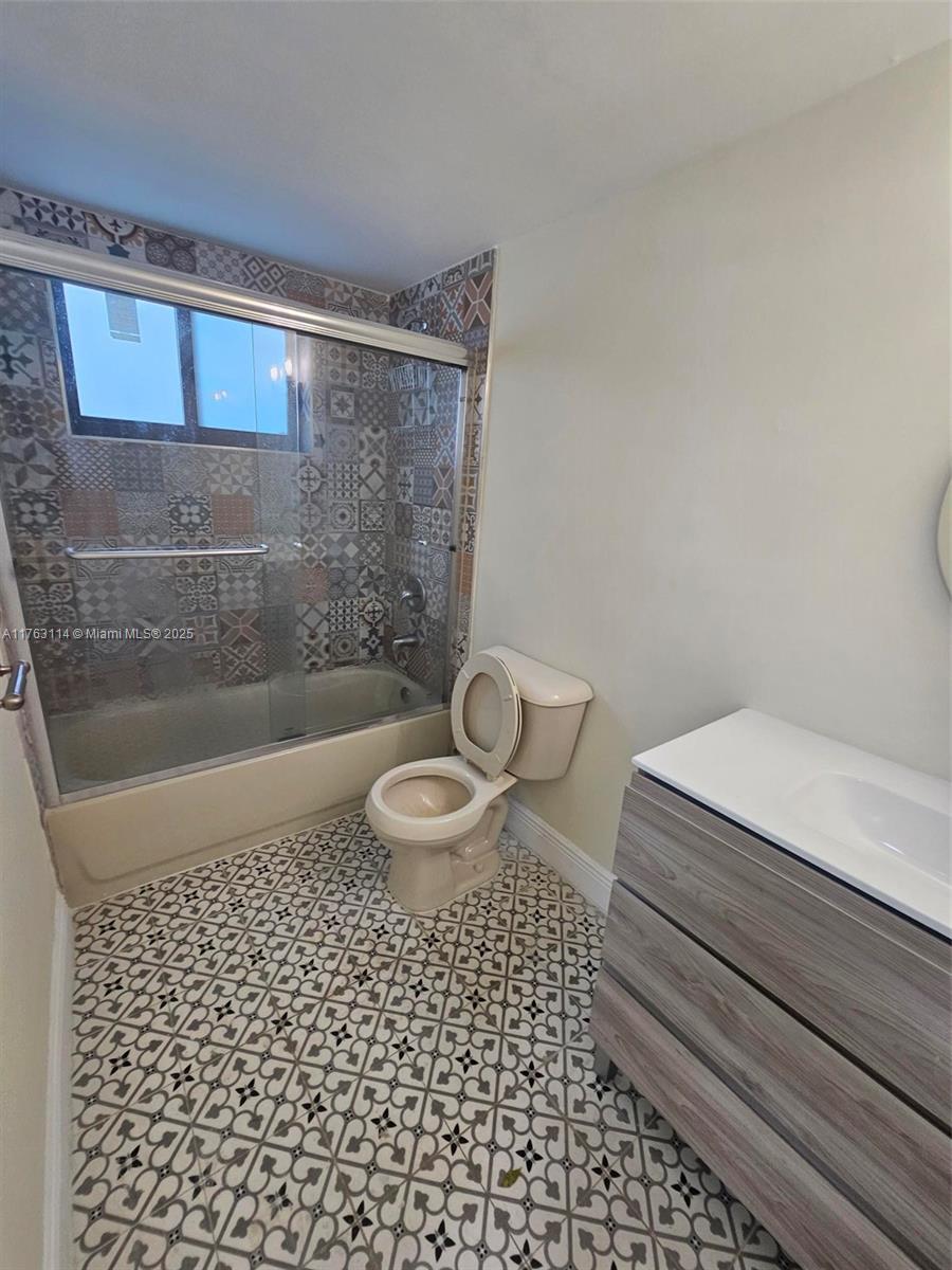 46 NW 35th St # 1