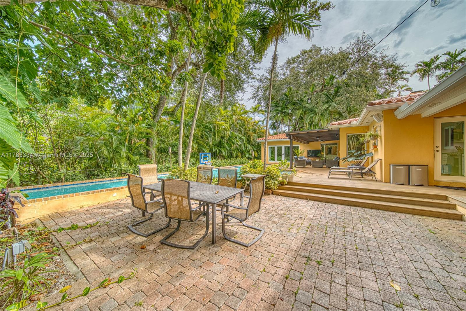 721 Catalonia Ave