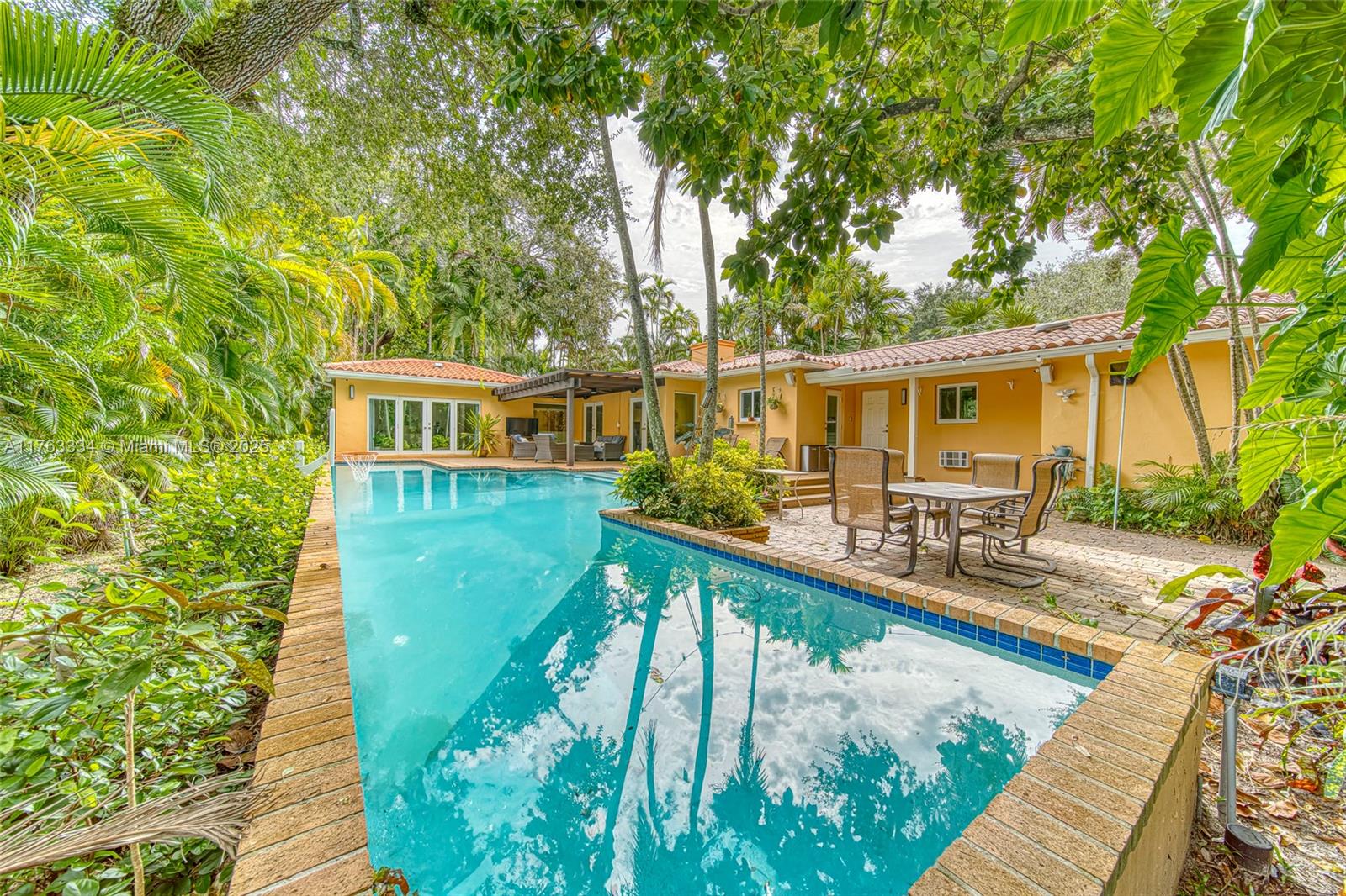 721 Catalonia Ave