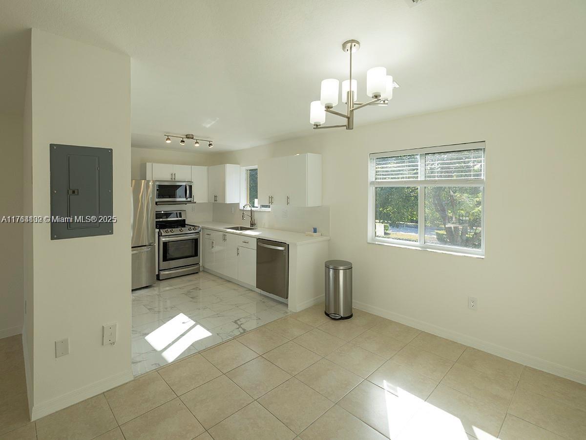 3380 NE 9th St # 201
