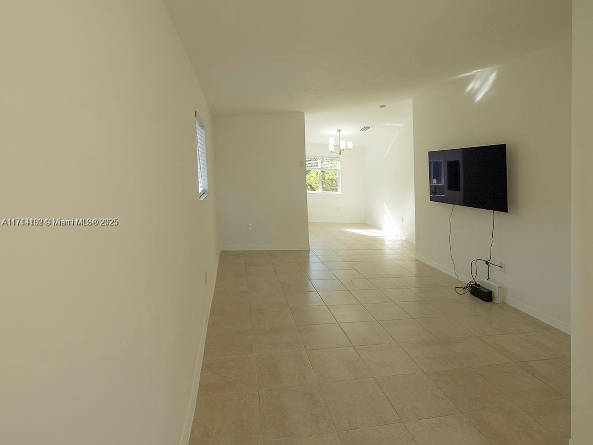 3380 NE 9th St # 201