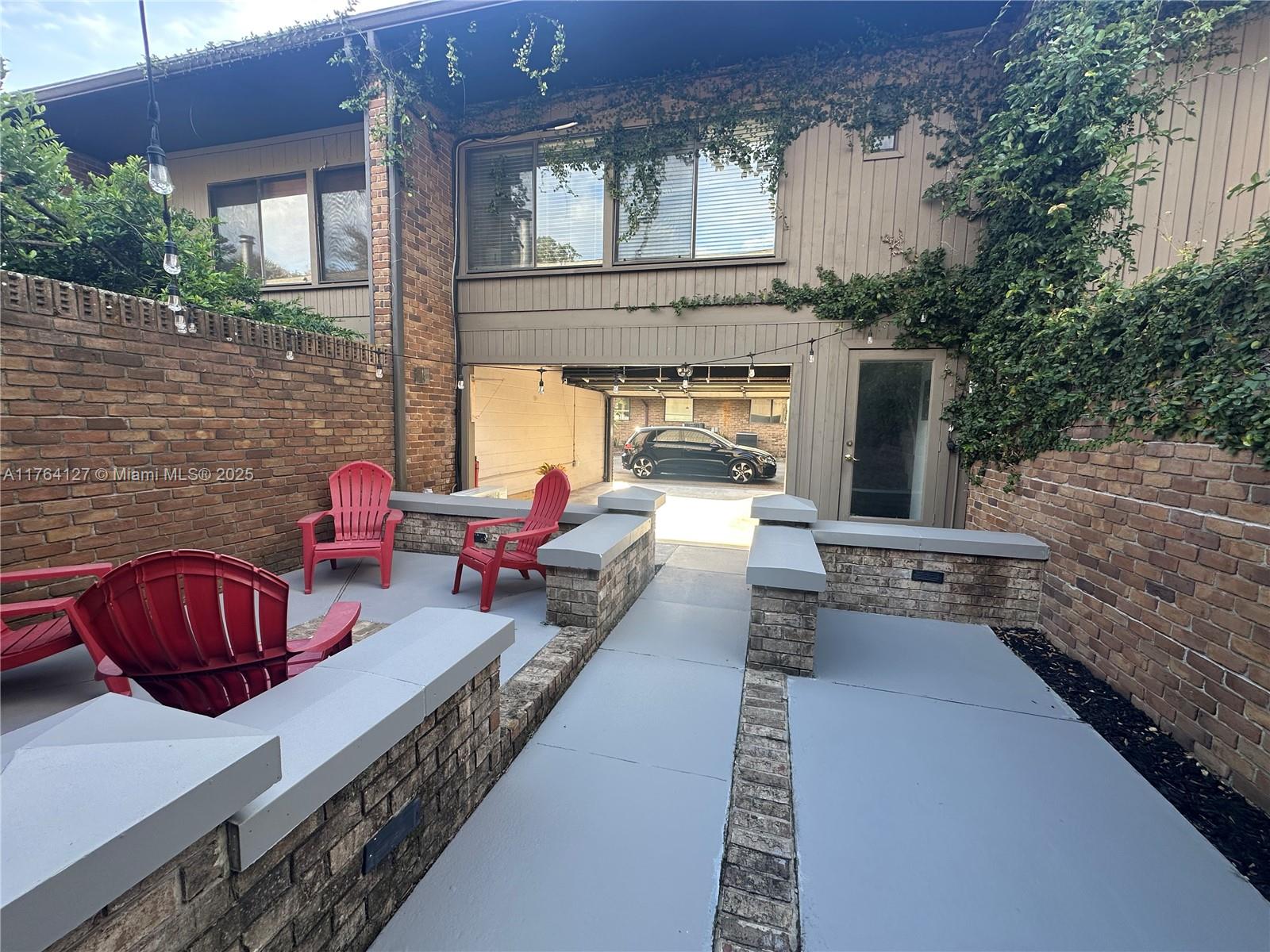 710 NE 1st Street