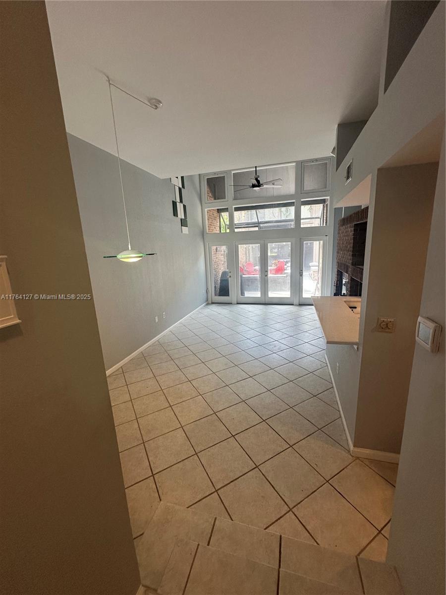 710 NE 1st Street