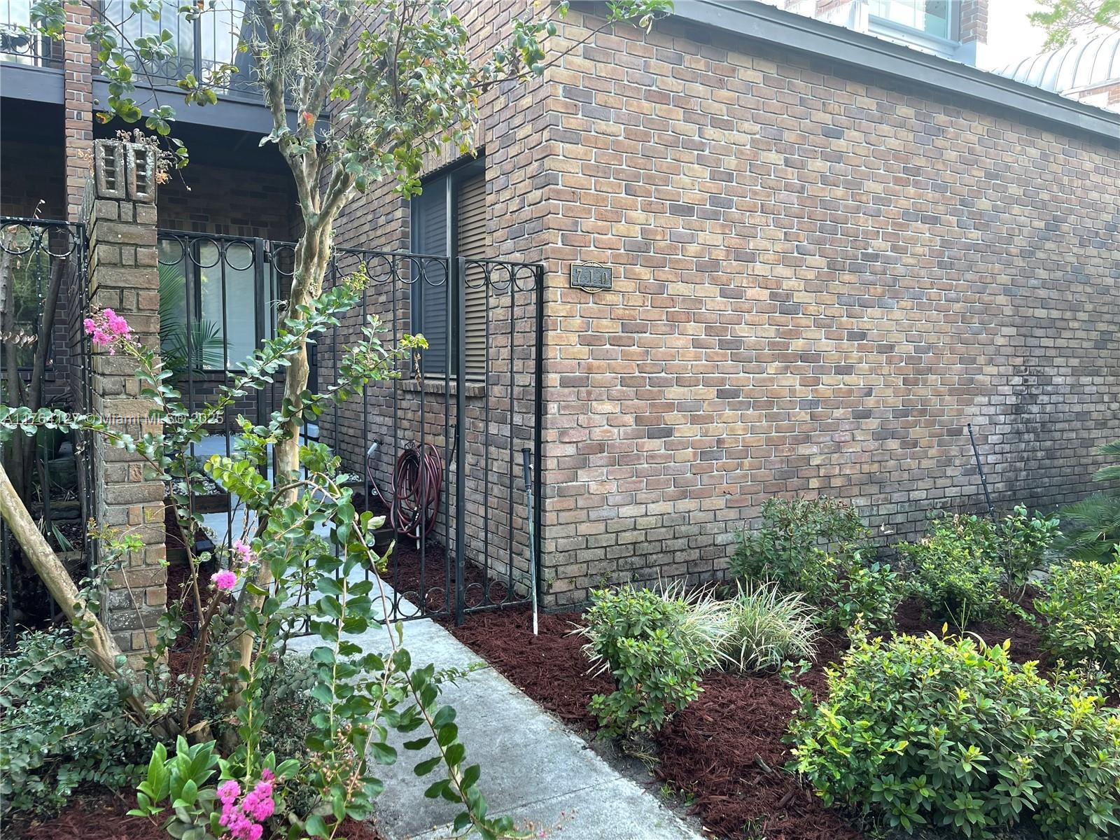 710 NE 1st Street