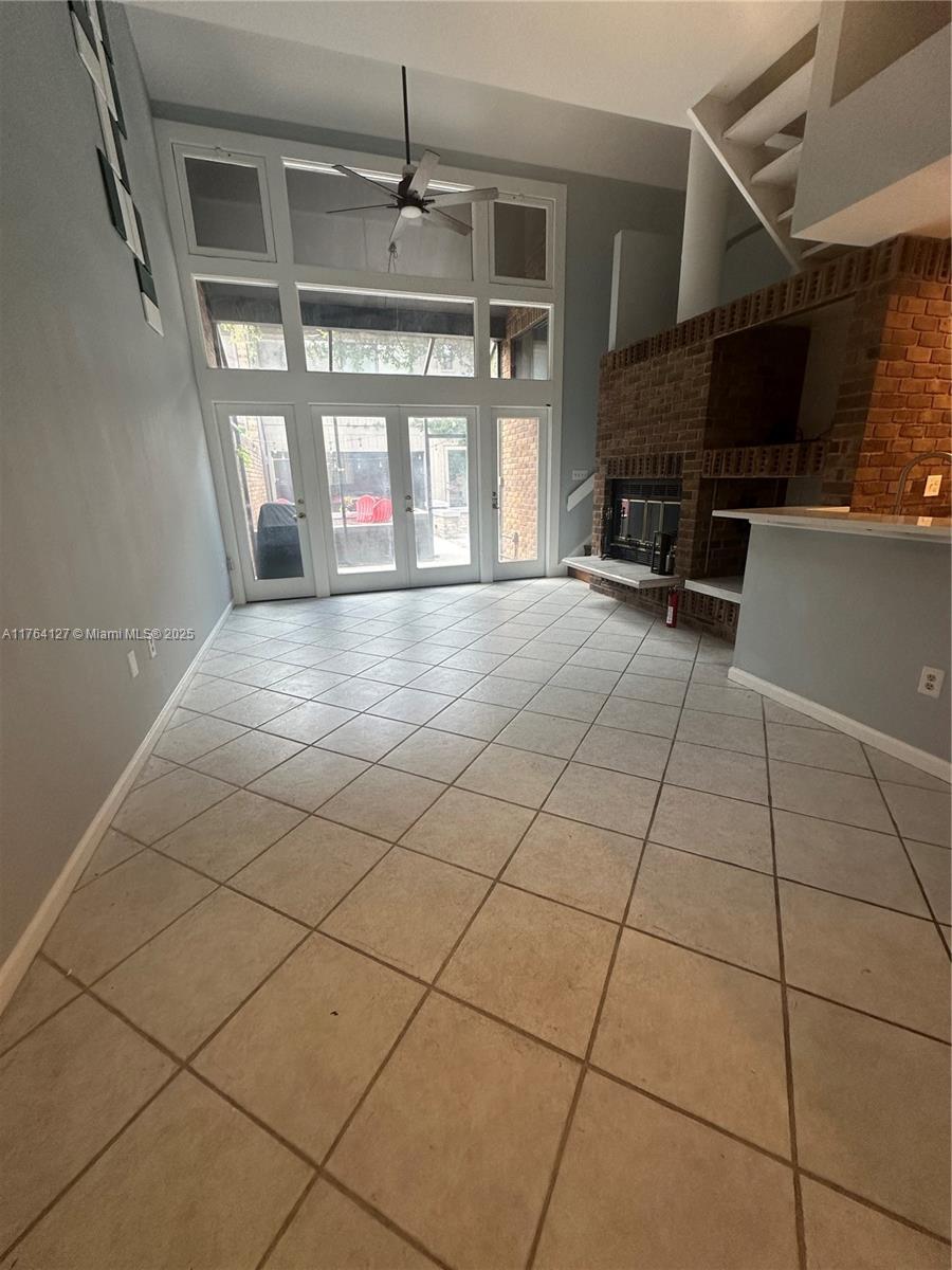 710 NE 1st Street