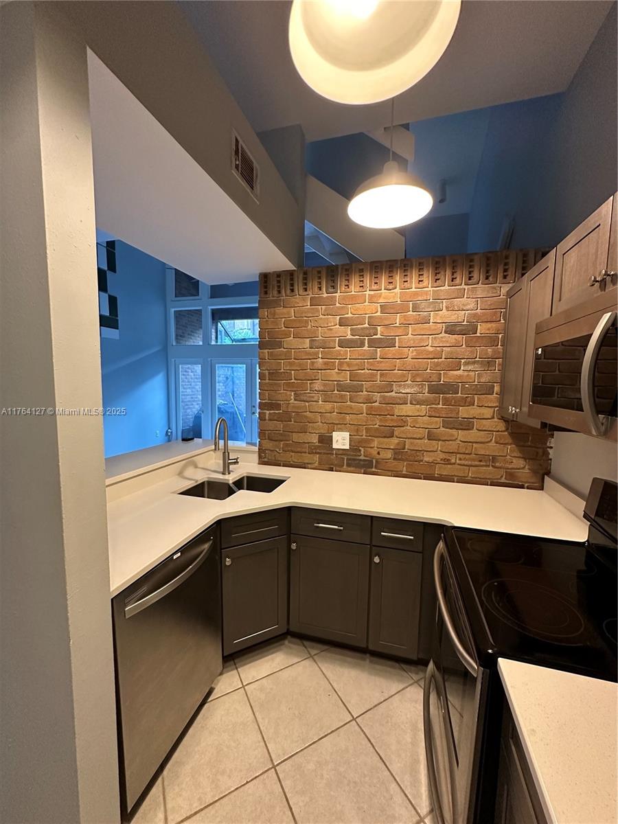 710 NE 1st Street