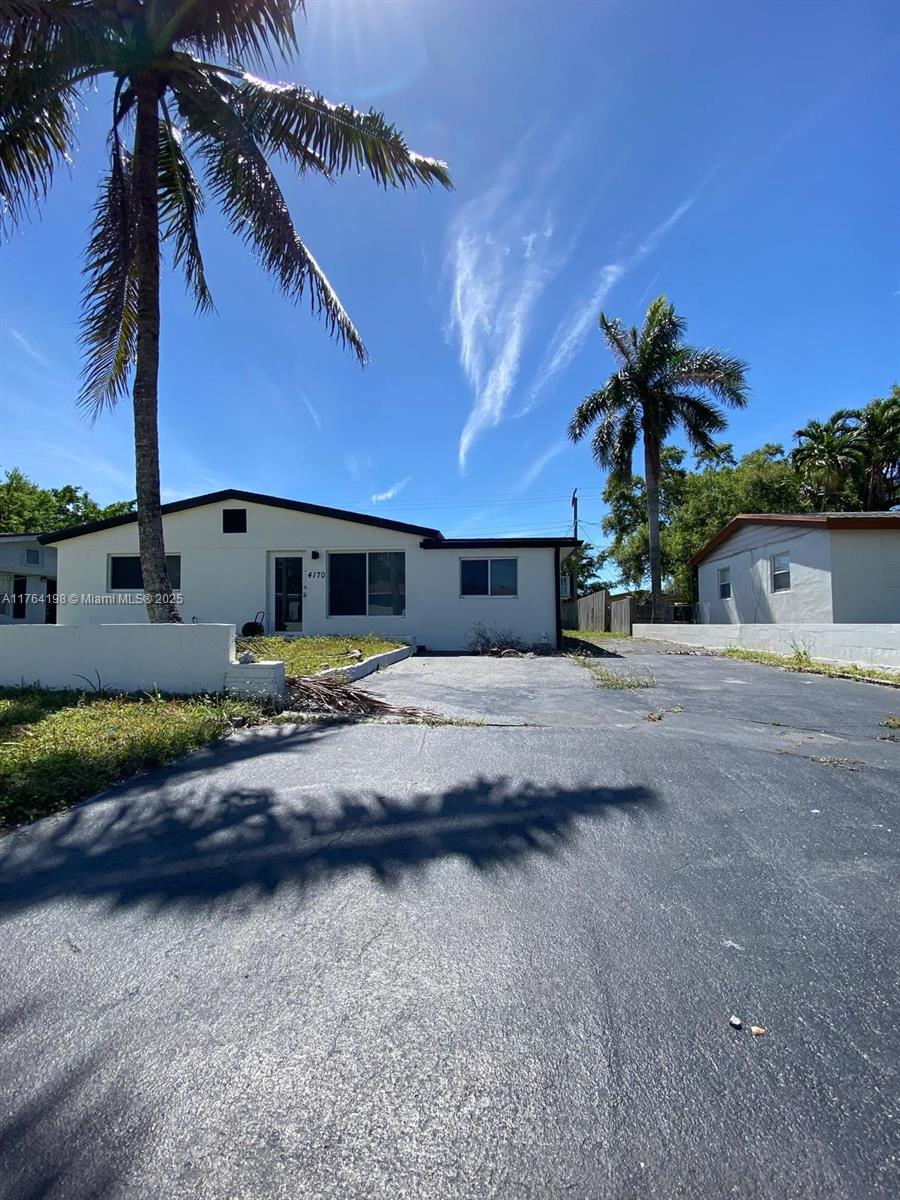4170 SW 49th Ct
