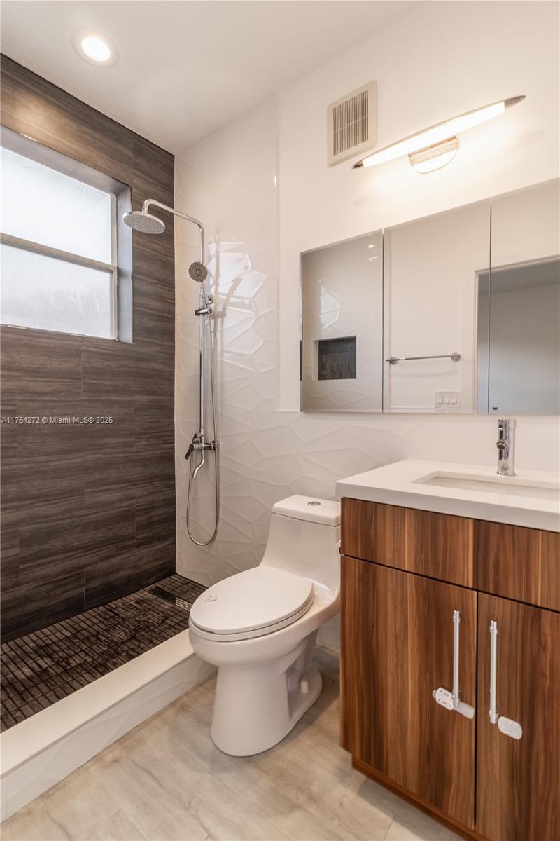 8510 NW 141st Ln # 104