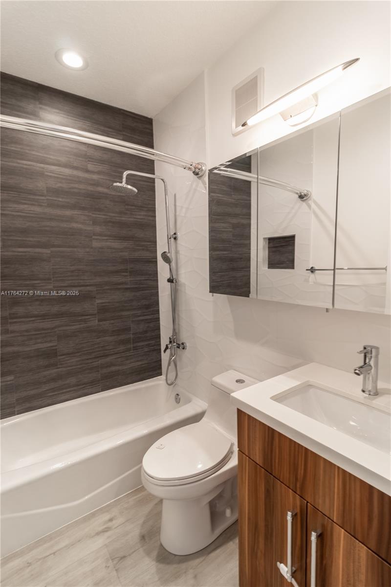 8510 NW 141st Ln # 104