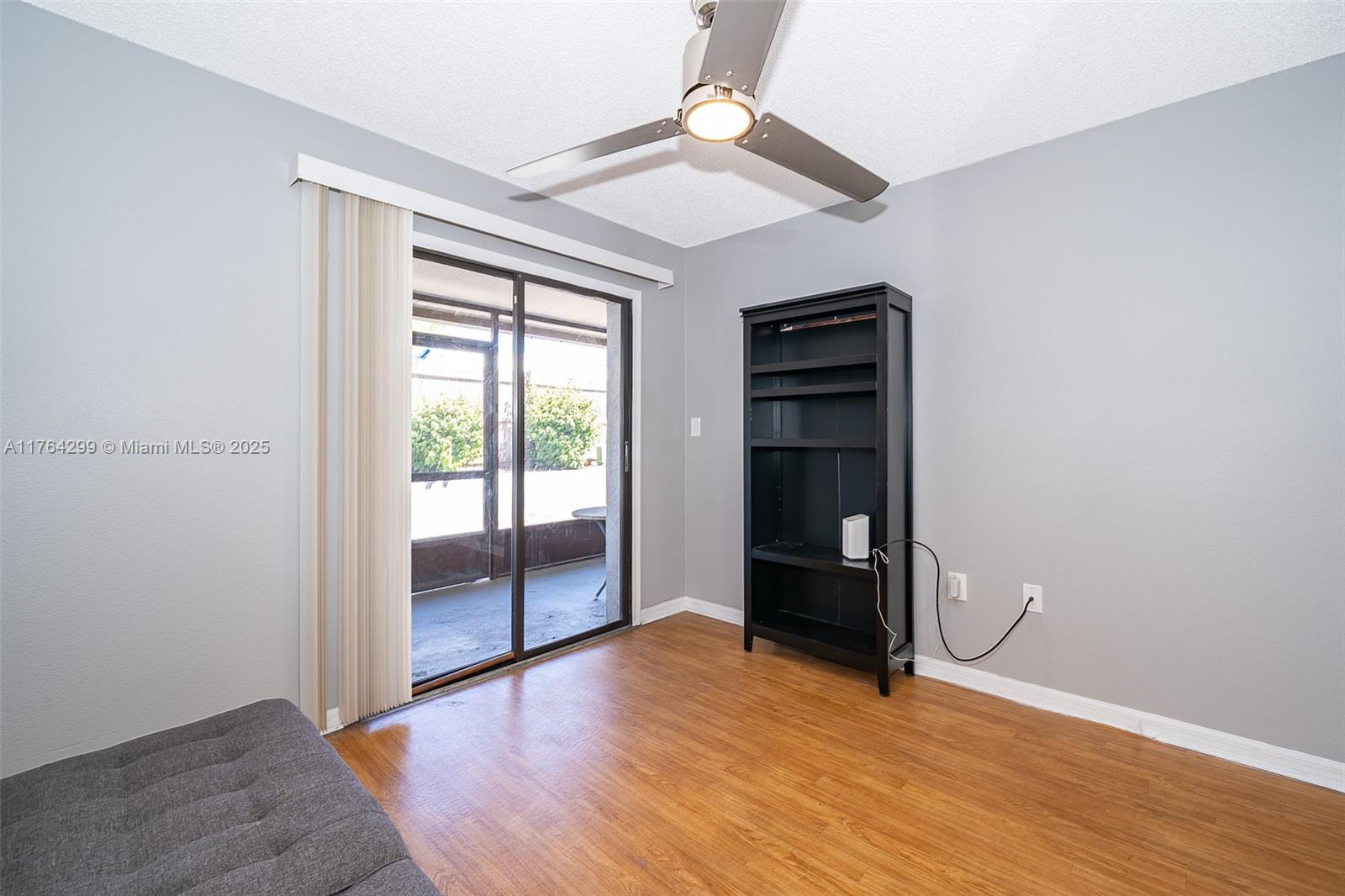 1306 Vine St