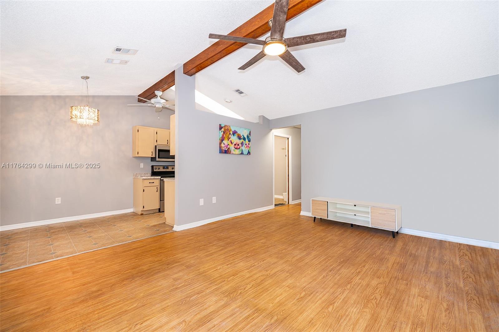1306 Vine St