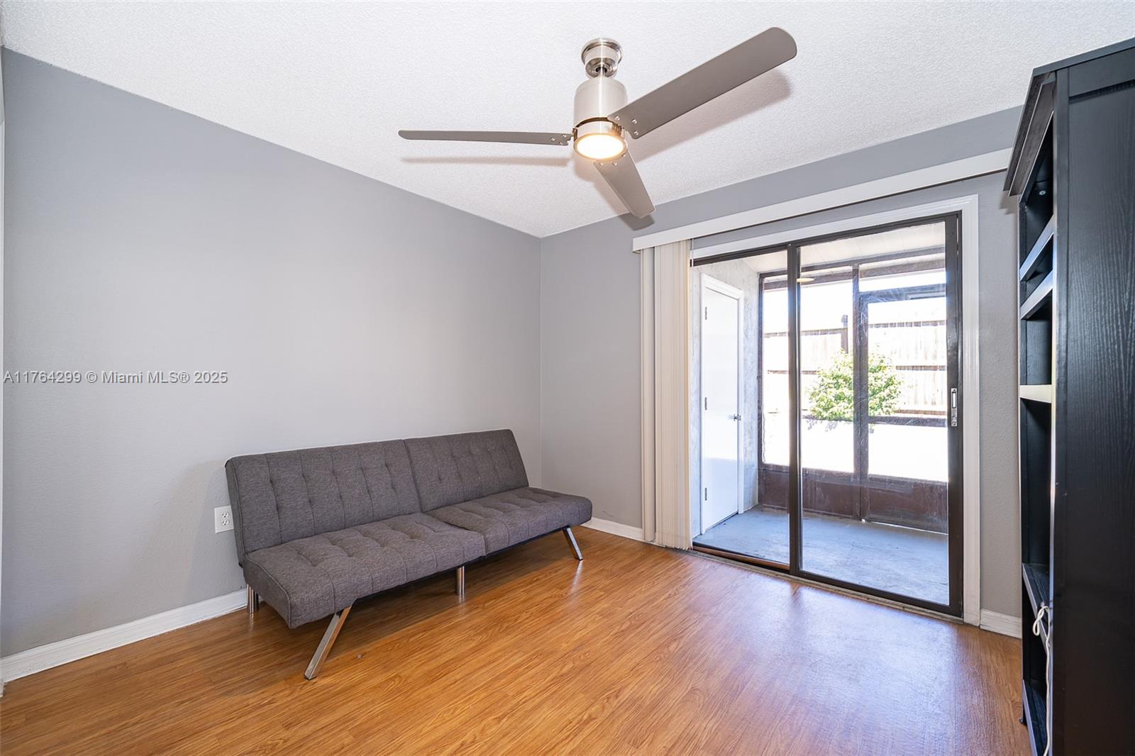 1306 Vine St