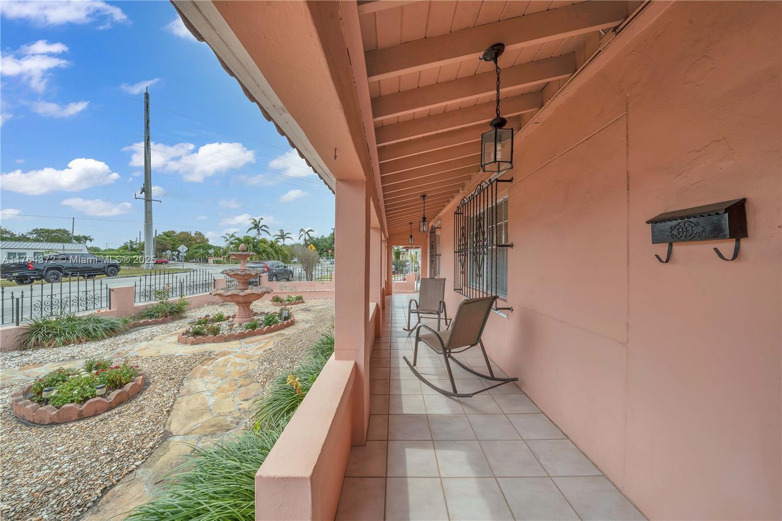 350 Tamiami Blvd