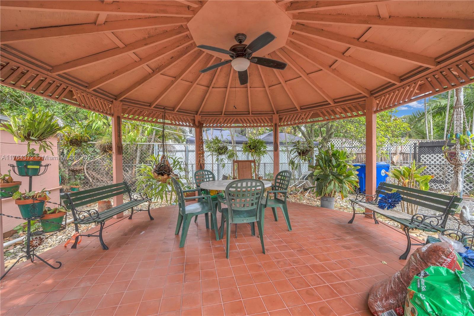 350 Tamiami Blvd