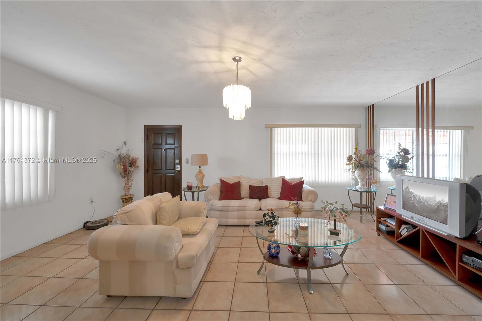 350 Tamiami Blvd