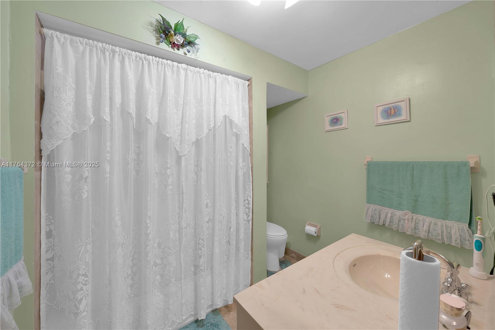 350 Tamiami Blvd