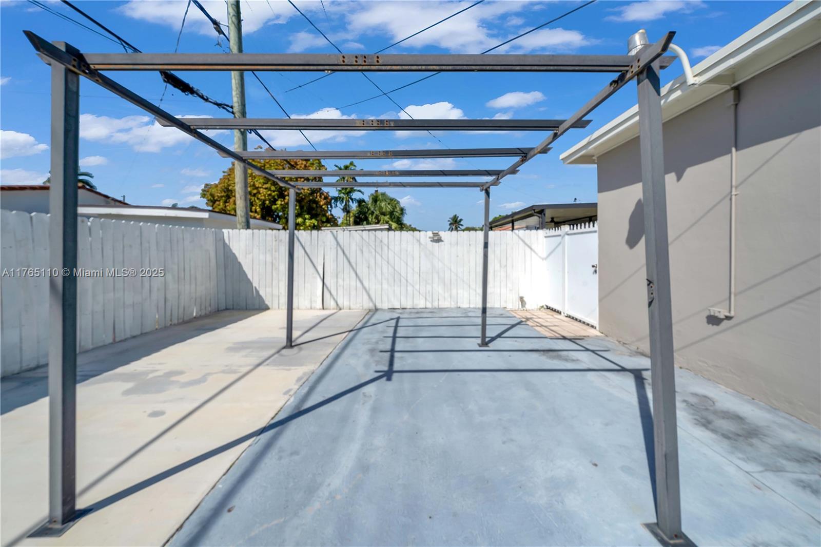 3520 NW 20th St