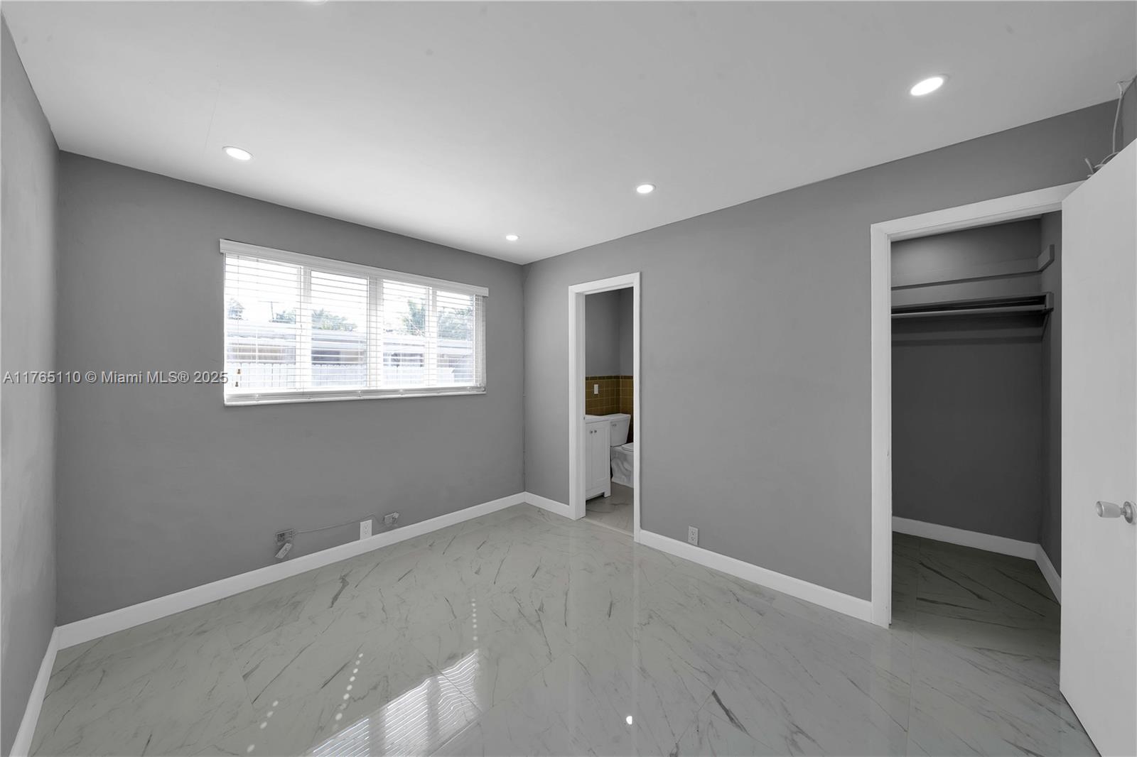 3520 NW 20th St