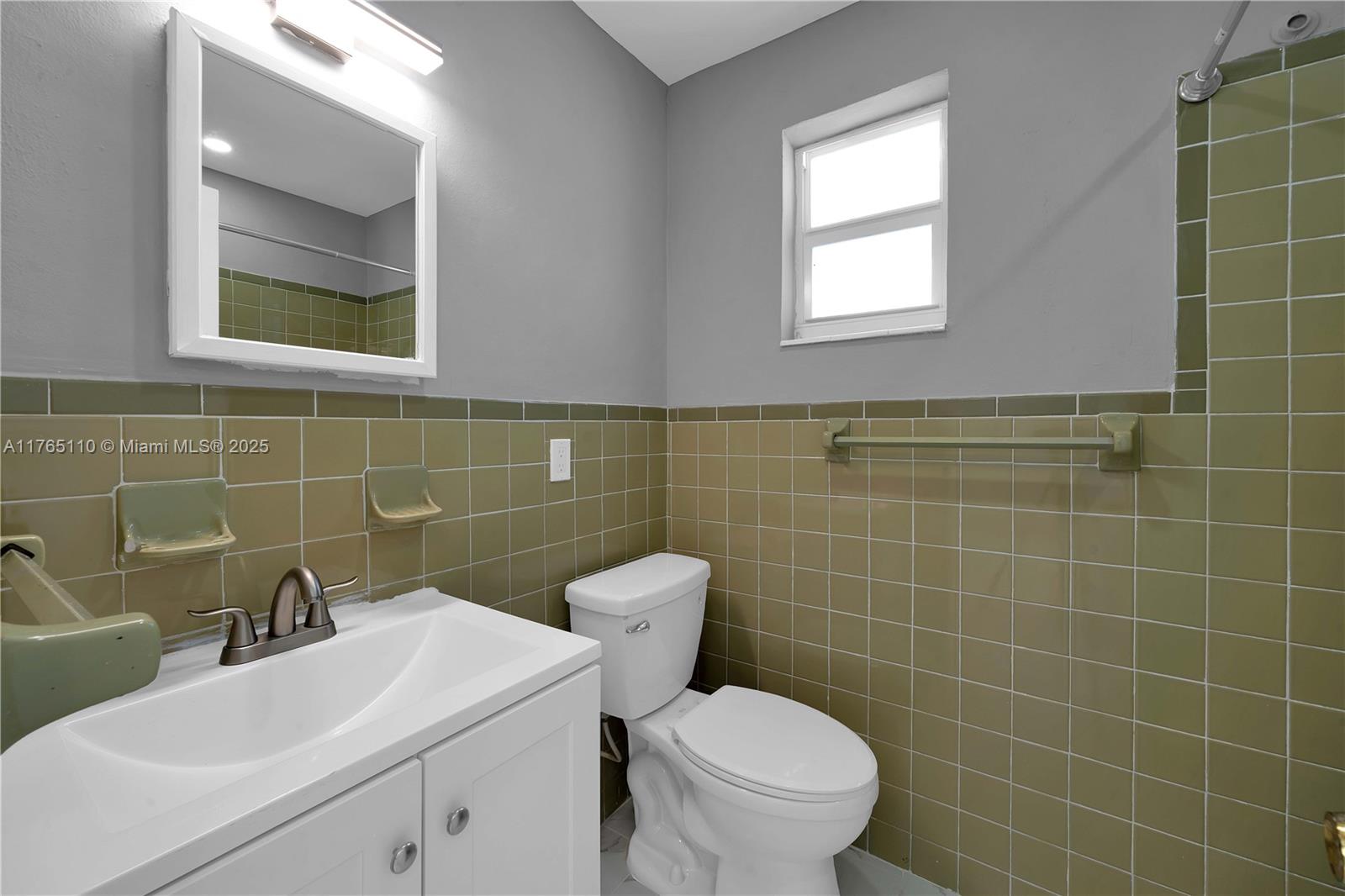 3520 NW 20th St