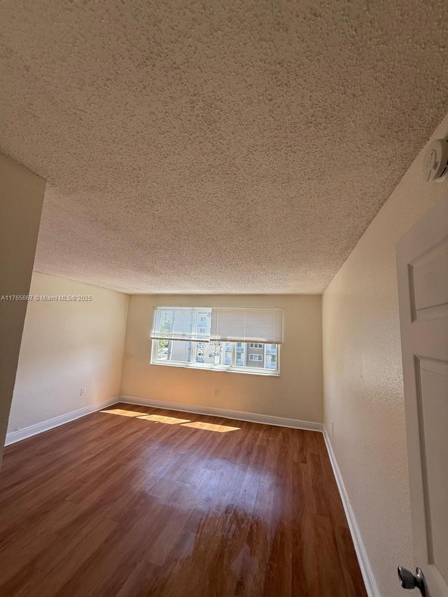 6950 Miami Gardens Dr # 407 Unit: 2-407