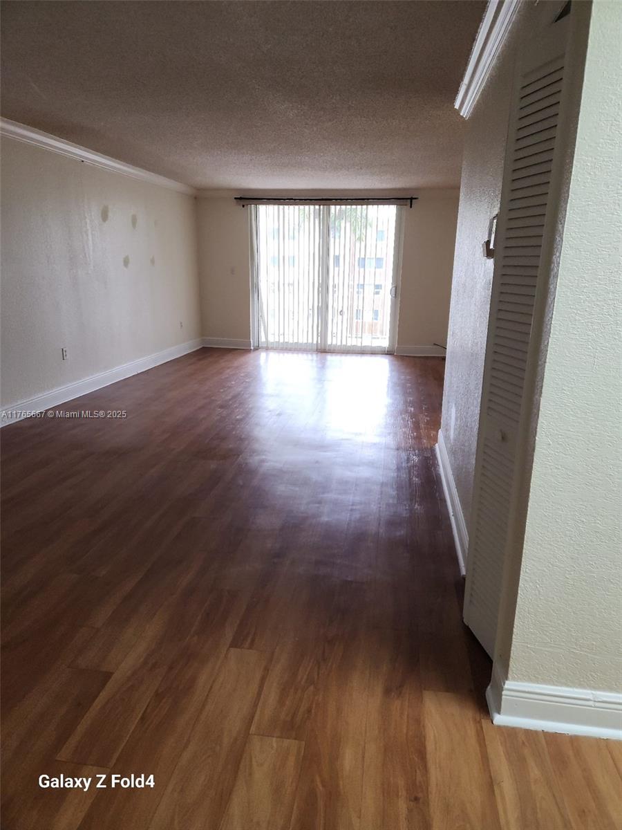6950 Miami Gardens Dr # 407 Unit: 2-407