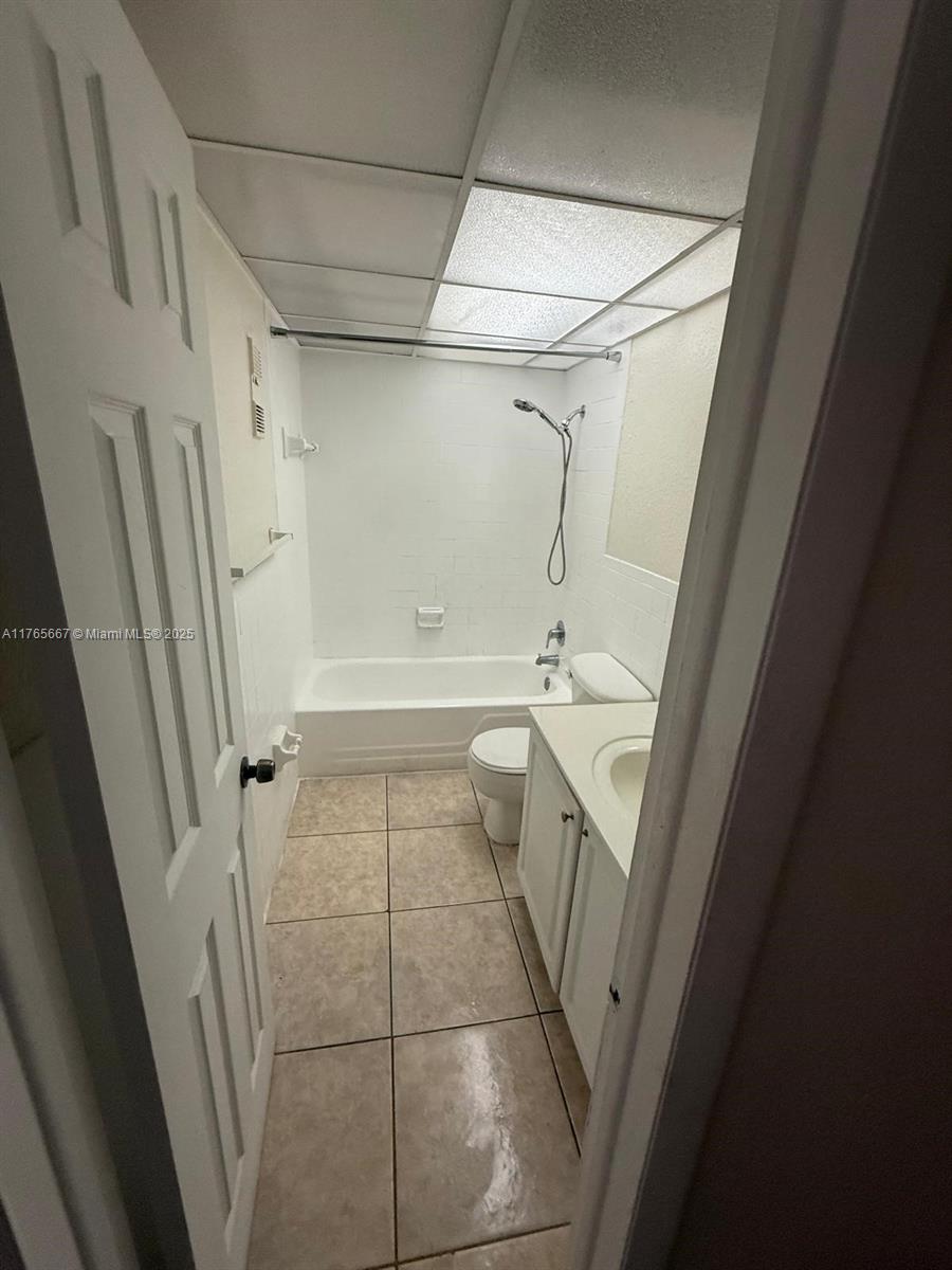 6950 Miami Gardens Dr # 407 Unit: 2-407