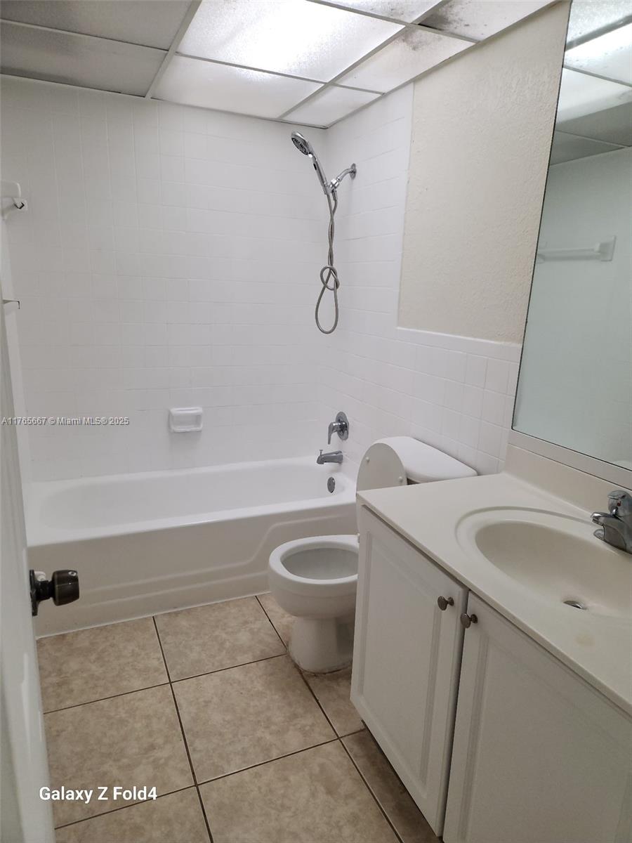 6950 Miami Gardens Dr # 407 Unit: 2-407