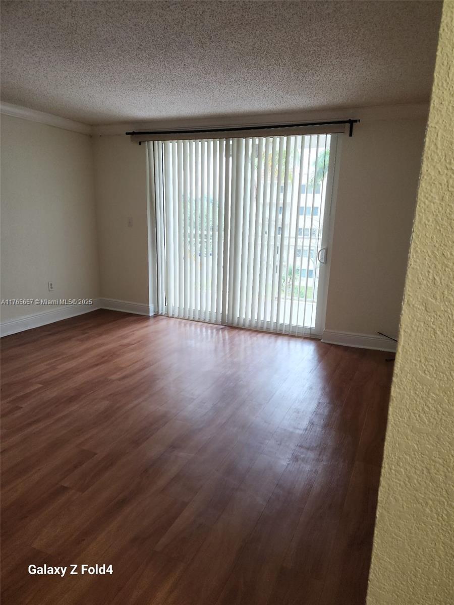 6950 Miami Gardens Dr # 407 Unit: 2-407