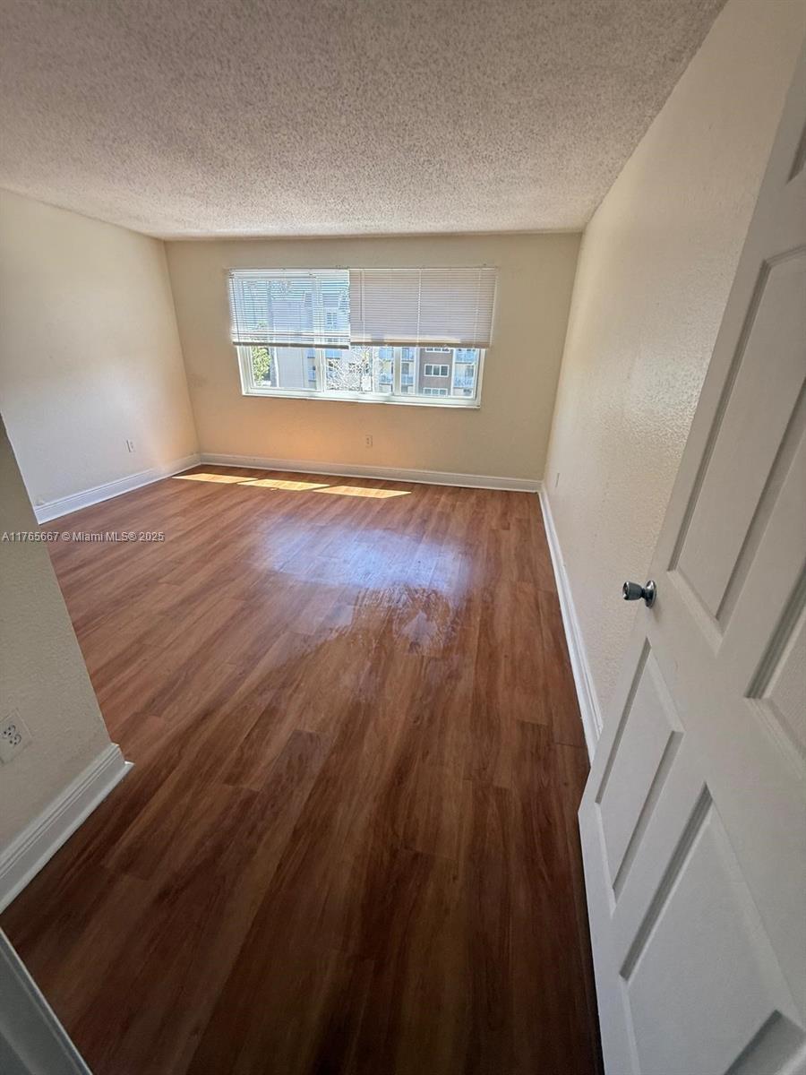 6950 Miami Gardens Dr # 407 Unit: 2-407