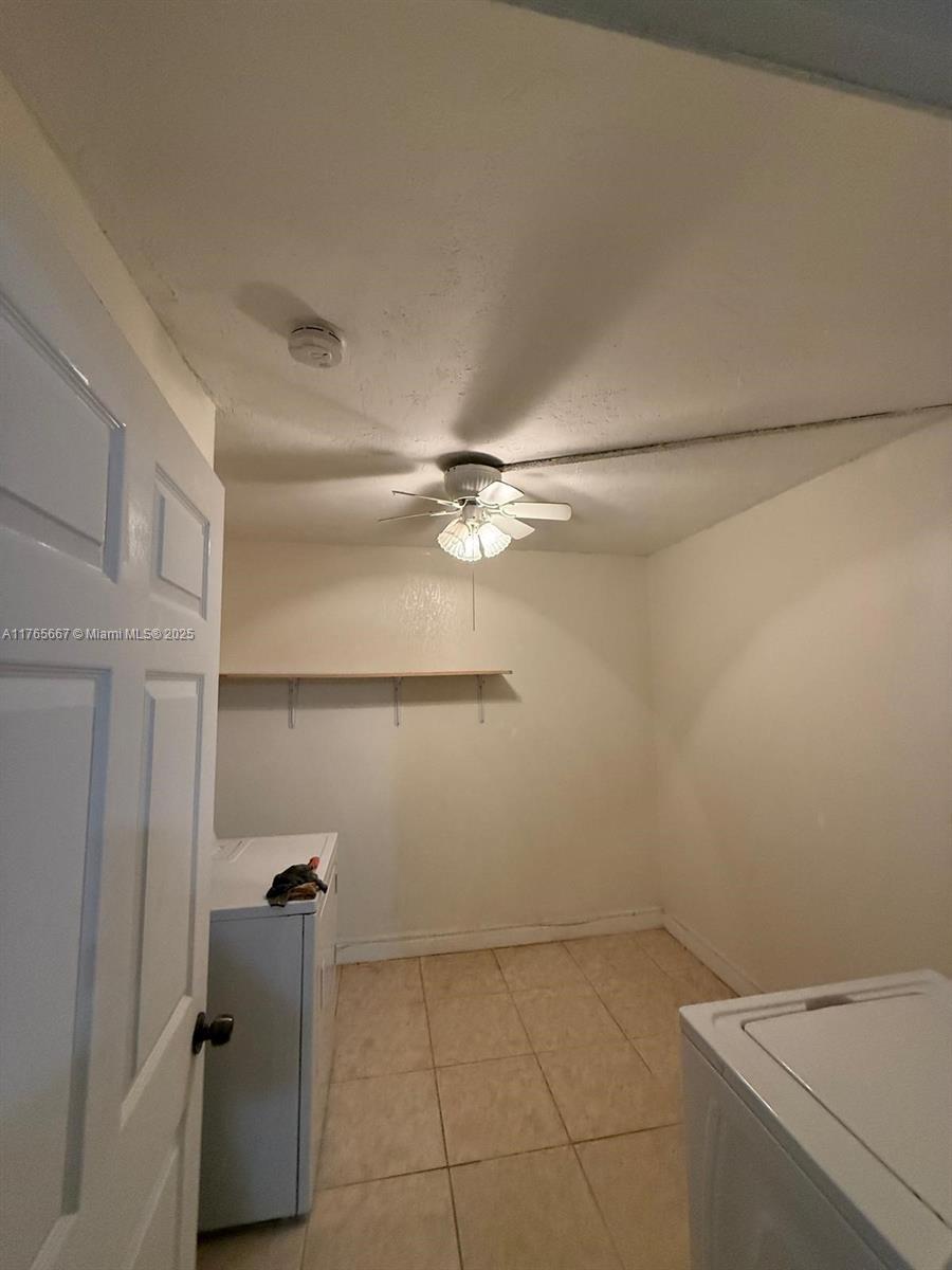 6950 Miami Gardens Dr # 407 Unit: 2-407