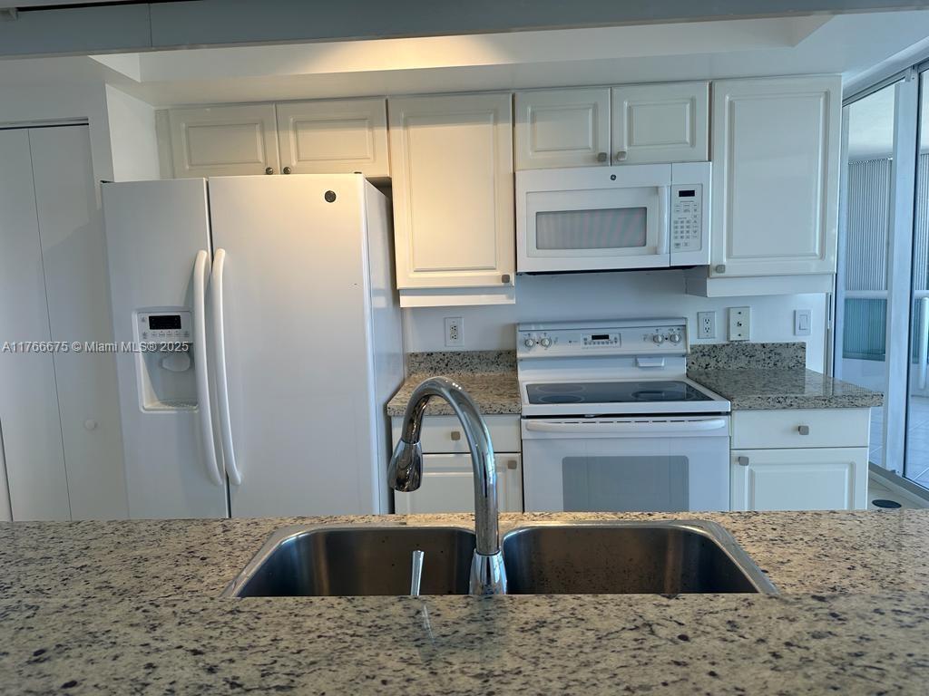21205 Yacht Club Dr # 1101