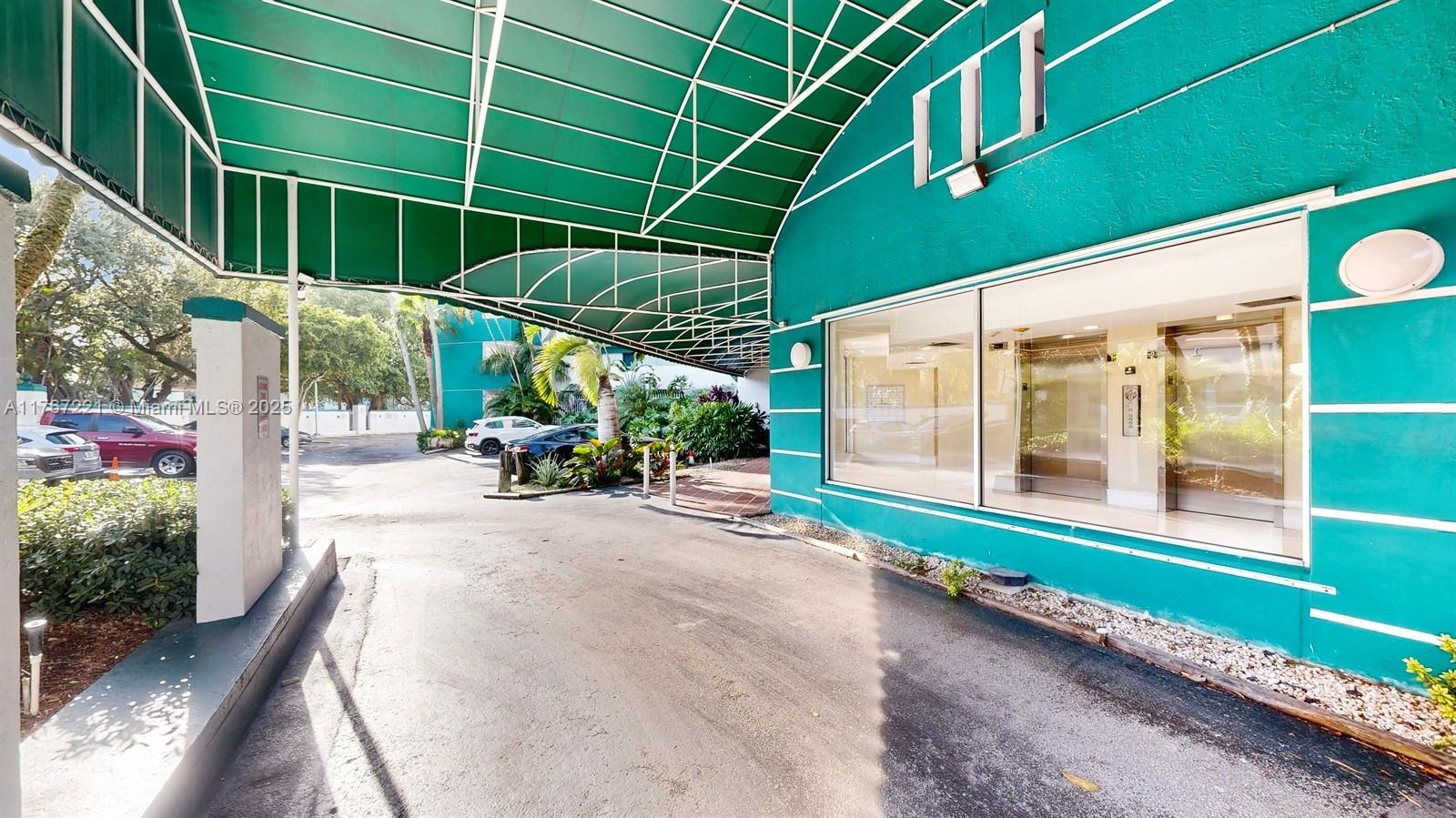 1700 NW N River Dr # 404