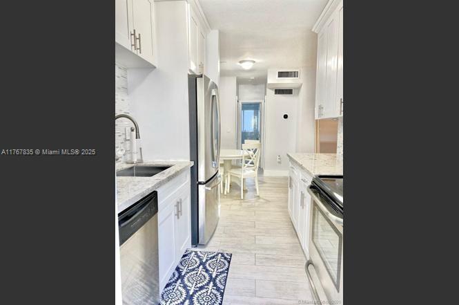 81 Edgewater Dr # 102