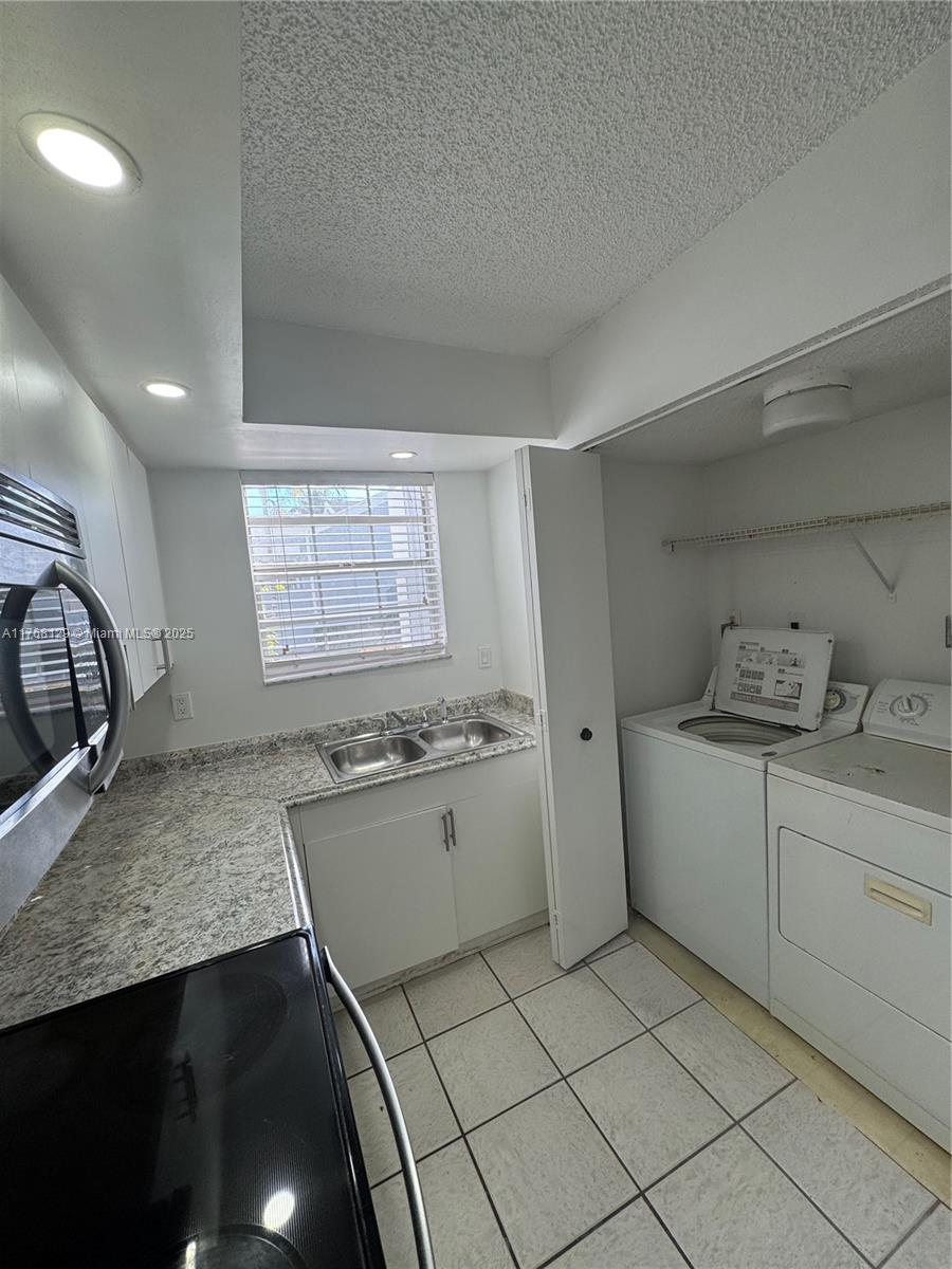 2011 SE 27th Dr # B Unit: 102-B