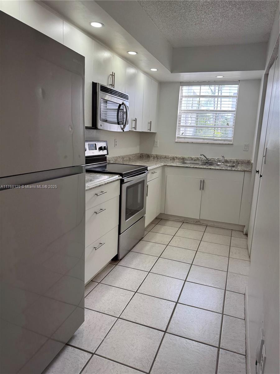 2011 SE 27th Dr # B Unit: 102-B