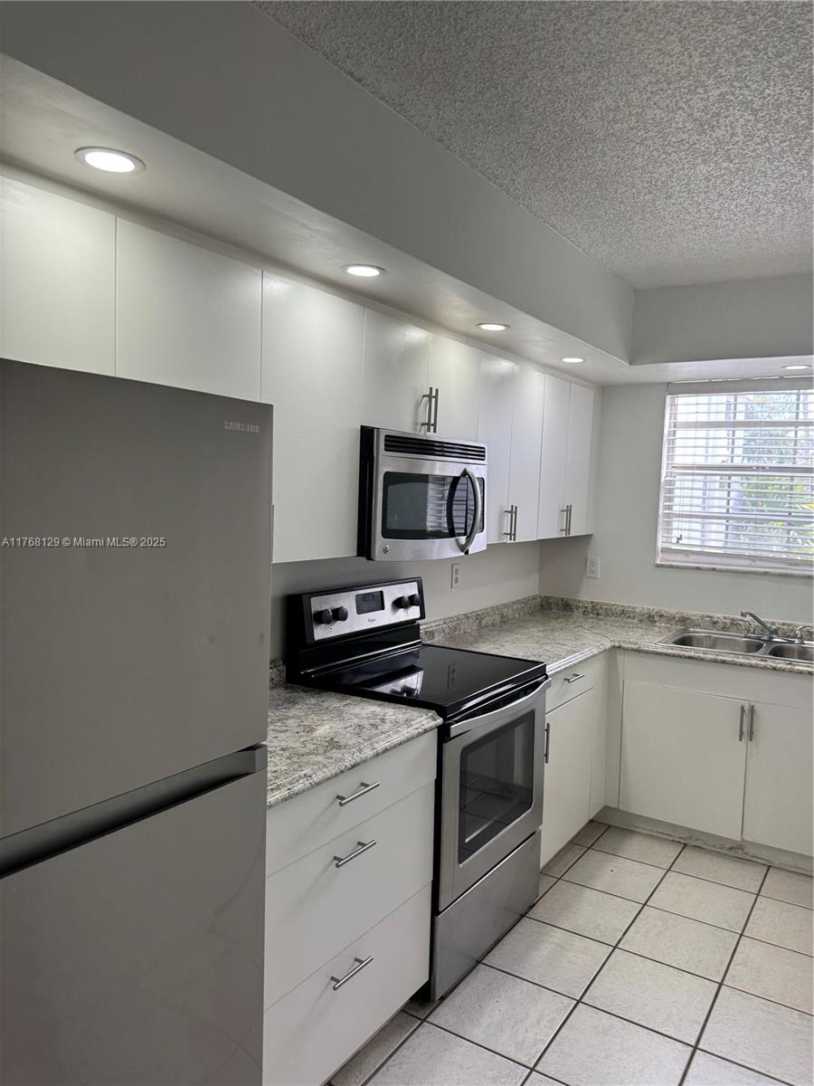 2011 SE 27th Dr # B Unit: 102-B